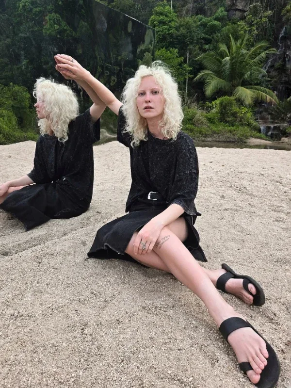 Chloe · Photograph 1